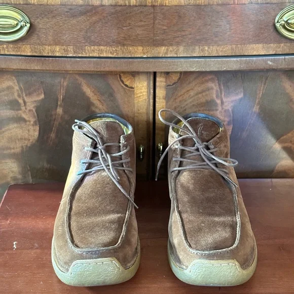 Phat Farm Chukka Suede Low Top Boots Casual or Dress  Sz 10  EUC Phat Farm | Shoes | Phat Farm Suede Chukka Boots 85 | Poshmark main image 3